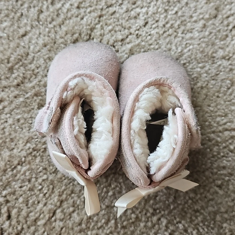 UGG Pink Jessie Bow Baby Booties Size 2/3